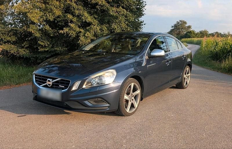 Blau Gebraucht 2013 Volvo S60 R-Design Limousine | 12.500 € (Guter Preis) - Bild 1/4