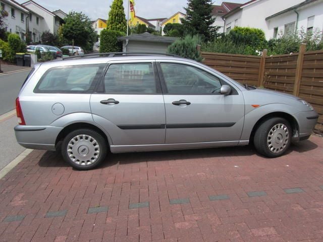 Gebraucht Ford Focus 102 PS (75 kW) 2004 Silber Kombi