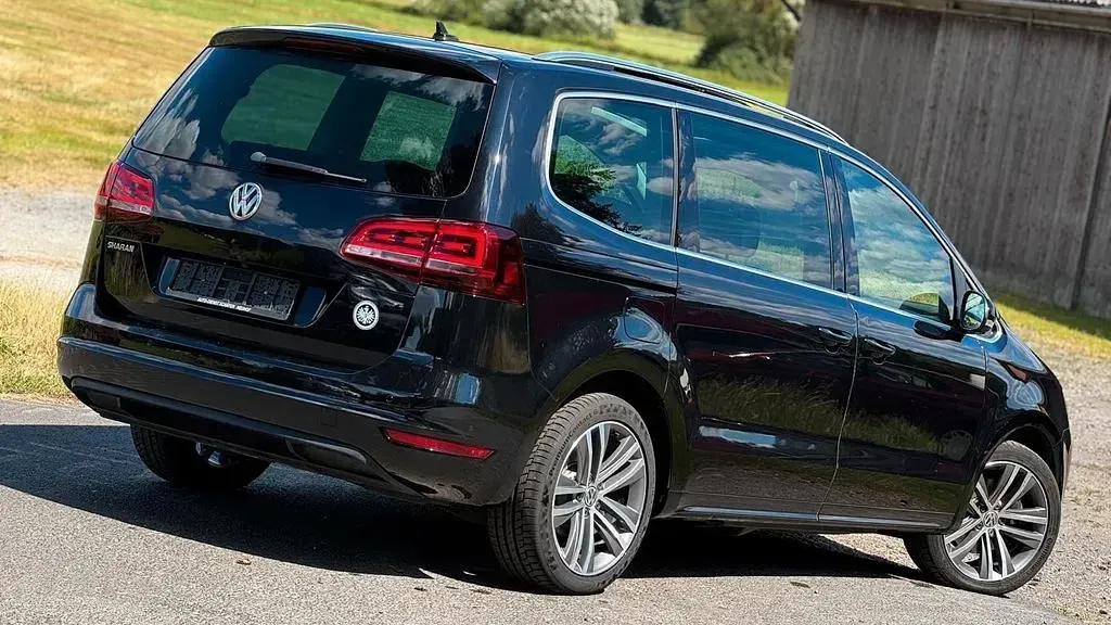 Gebraucht VW Sharan Highline 177 PS (130 kW) 2019 Schwarz Van / Kleinbus