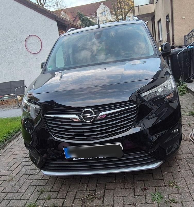 Schwarz Gebraucht 2020 Opel Combo Life Van / Kleinbus | 19.000 € (Guter Preis) - Bild 1/4