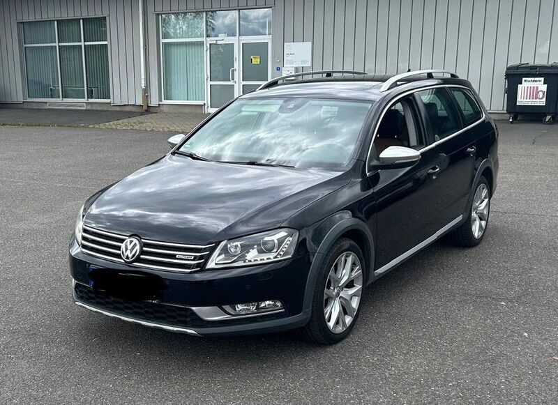 Schwarz Gebraucht 2012 VW Passat Alltrack Kombi | 9.900 € (Guter Preis) - Bild 1/4