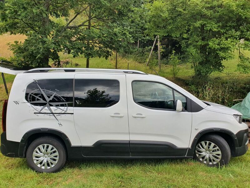 Weiß Gebraucht 2020 Peugeot Rifter Van / Kleinbus | 22.300 € (Fairer Preis) - Bild 1/4