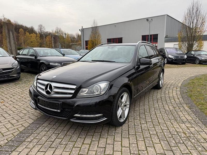 Schwarz Gebraucht 2012 Mercedes C200 Avantgarde Kombi | 7.990 € (Fairer Preis) - Bild 1/4