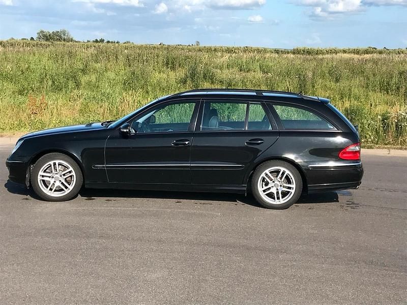 Schwarz Gebraucht 2007 Mercedes E280 Kombi | 5.800 € (Etwas zu teuer) - Bild 1/4