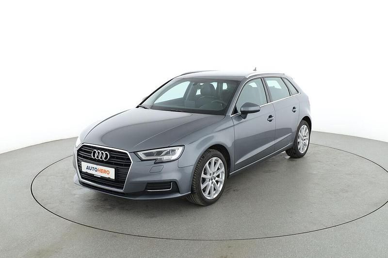 Grau Gebraucht 2018 Audi A3 Design Limousine | 17.360 € (Fairer Preis) - Bild 1/3