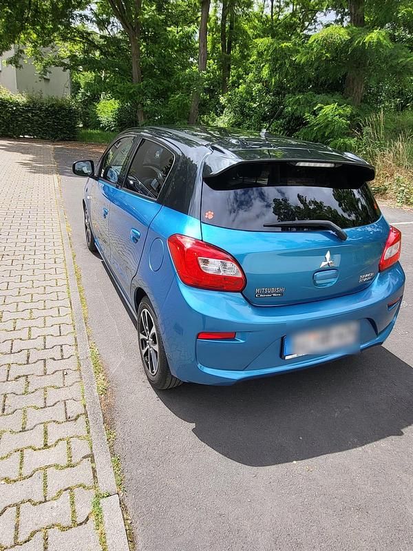 Gebraucht Mitsubishi Space Star Edition 80 PS (58 kW) 2016 Blau Kleinwagen