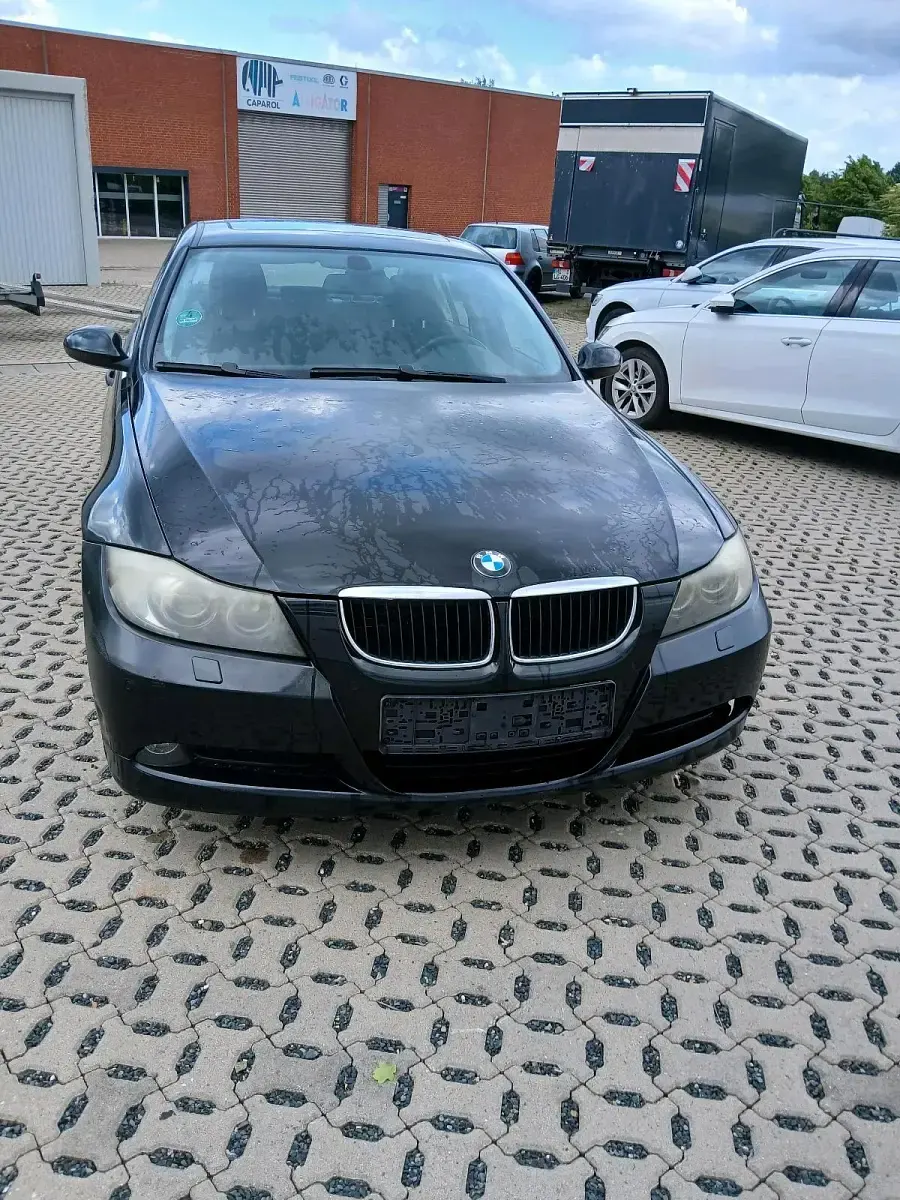 Gebraucht BMW 320 150 PS (110 kW) 2005 Schwarz Limousine