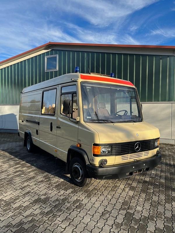 Beige Gebraucht 1989 Mercedes Sprinter Van | 12.990 € - Bild 1/4