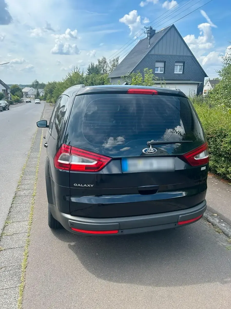 Gebraucht Ford Galaxy Champions Edition 140 PS (102 kW) 2012 Schwarz Van / Kleinbus