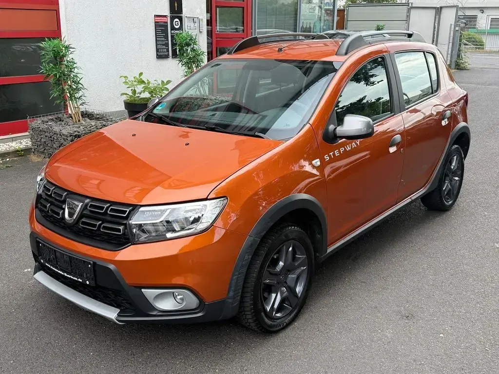 Gebraucht Dacia Sandero Stepway 90 PS (66 kW) 2018 Grün Limousine