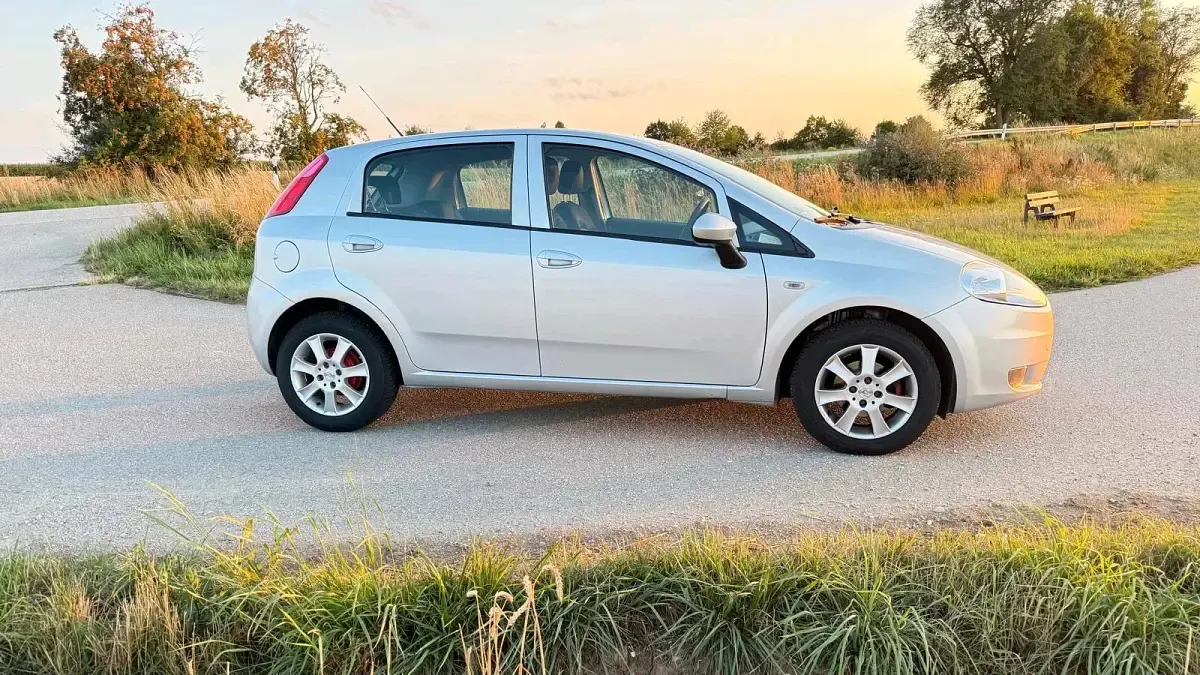 Gebraucht Fiat Punto Evo 69 PS (50 kW) 2011 Silber Kleinwagen