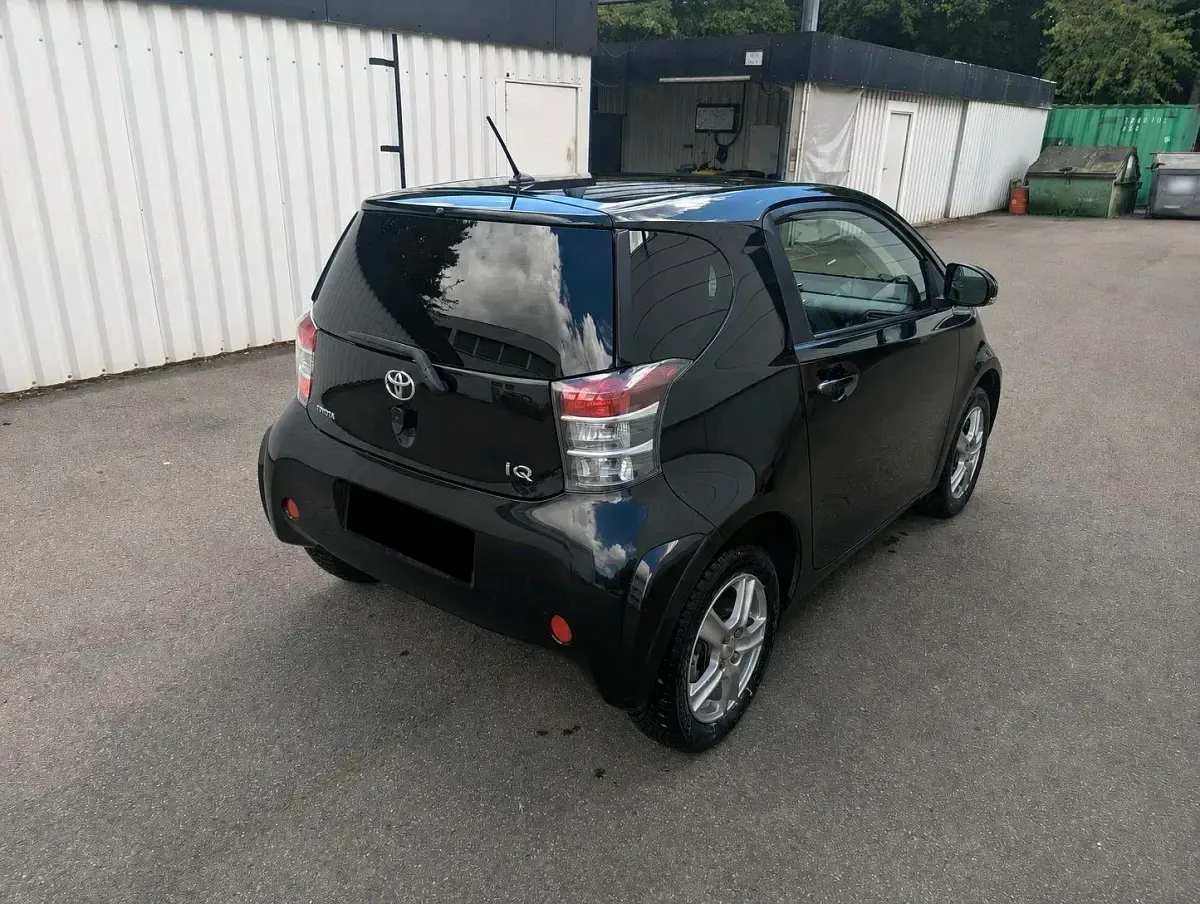 Gebraucht Toyota iQ 68 PS (50 kW) 2009 Schwarz Kleinwagen