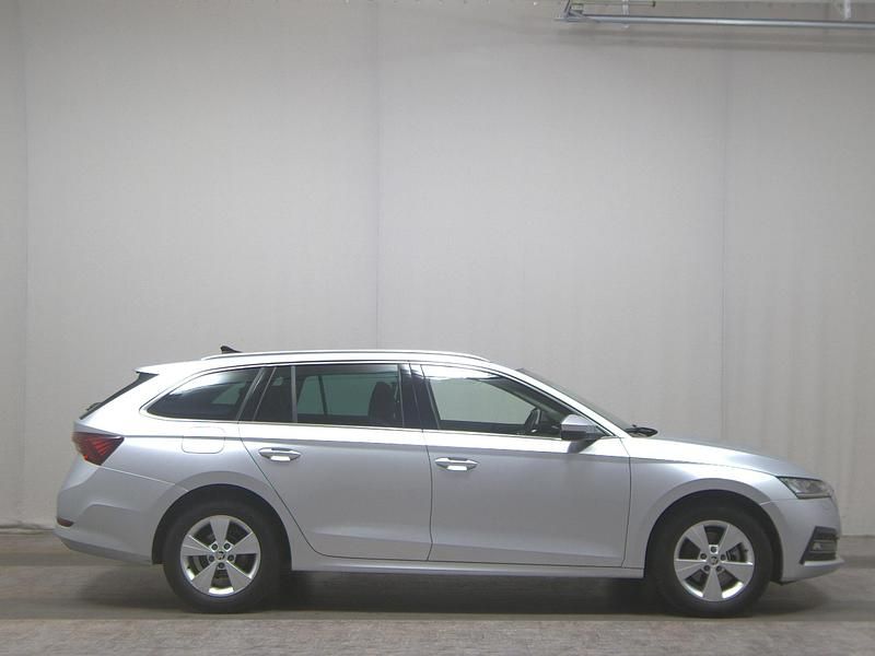 Silber Gebraucht 2020 Skoda Octavia Ambition Kombi | 19.580 € (Guter Preis) - Bild 1/4
