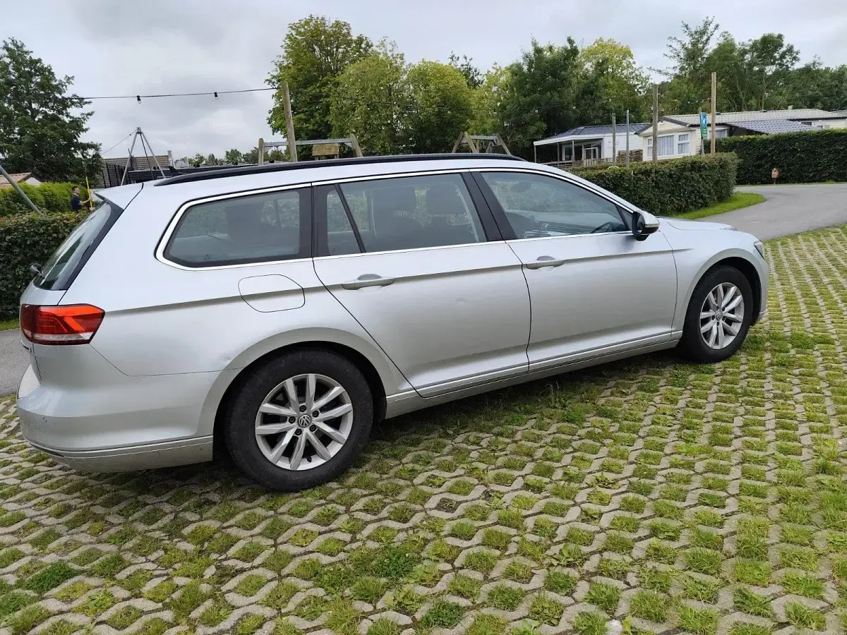 Gebraucht VW Passat 150 PS (110 kW) 2017 Silber Kombi