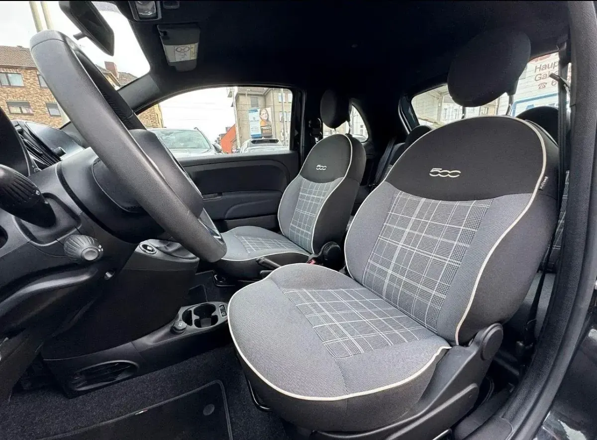 Gebraucht Fiat 500 Lounge 69 PS (50 kW) 2020 Schwarz Limousine