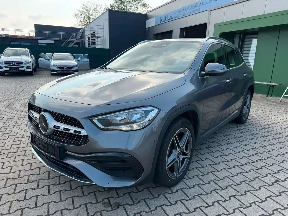 Gebraucht Mercedes GLA250 AMG 218 PS (160 kW) 2022 Grau SUV
