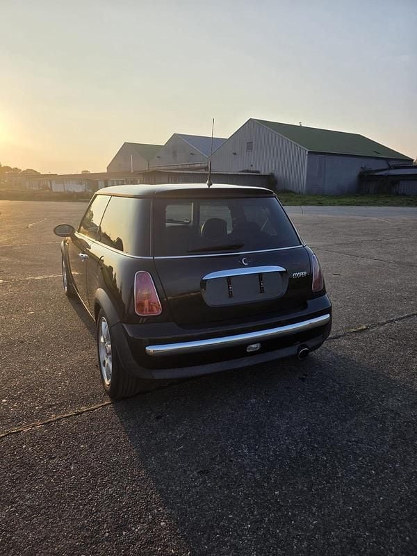 Second-hand Mini Cooper 120 CP (88 kW) 2003 Negru Hatchback