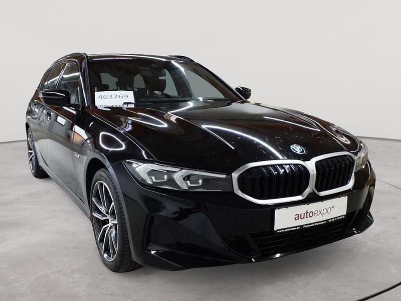 Schwarz uni Gebraucht 2022 BMW 320e Sport Line Kombi | 24.789 € (Superpreis) - Bild 1/4