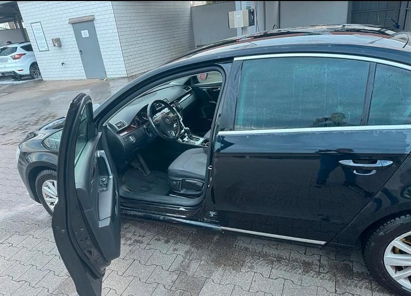 Gebraucht VW Passat 140 PS (102 kW) 2011 Schwarz Limousine