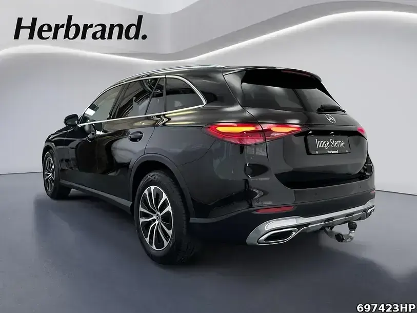 Gebraucht Mercedes GLC220 Avantgarde 197 PS (144 kW) 2024 Metalliclack obsidianschwarz m SUV