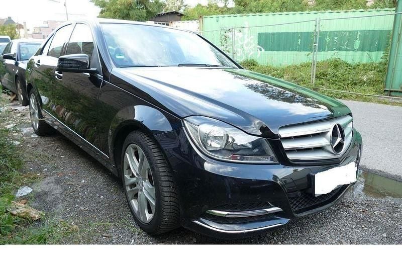 Schwarz Gebraucht 2013 Mercedes C180 Avantgarde Limousine | 10.600 € (Guter Preis) - Bild 1/4