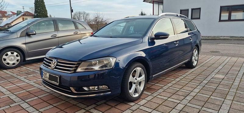 Blau Gebraucht 2014 VW Passat Comfortline Kombi | 9.400 € (Fairer Preis) - Bild 1/4