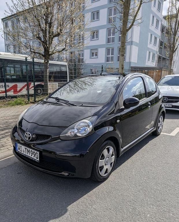 Gebraucht Toyota Aygo 68 PS (50 kW) 2008 Schwarz Kleinwagen