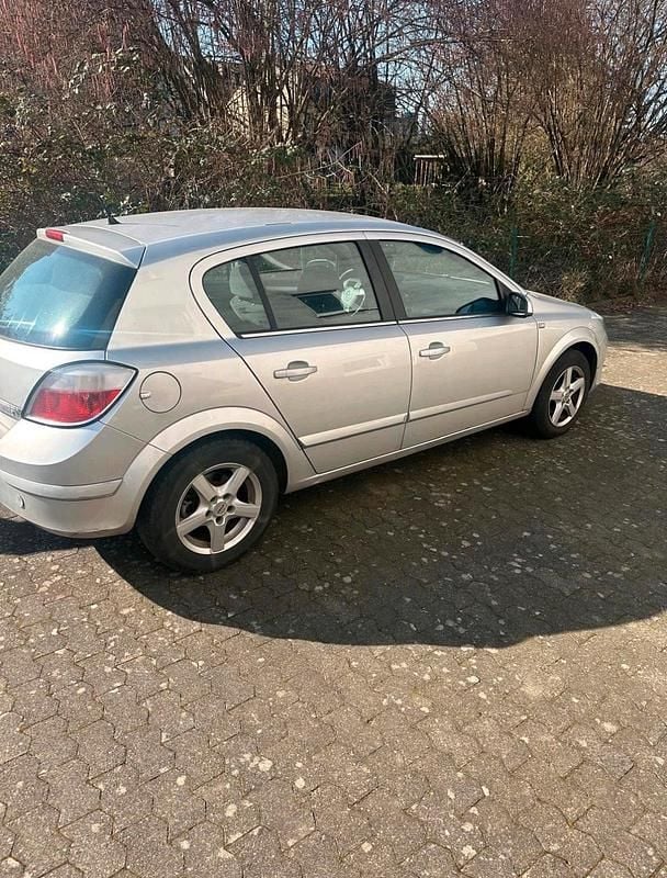 Gebraucht Opel Astra 125 PS (91 kW) 2004 Silber Kleinwagen