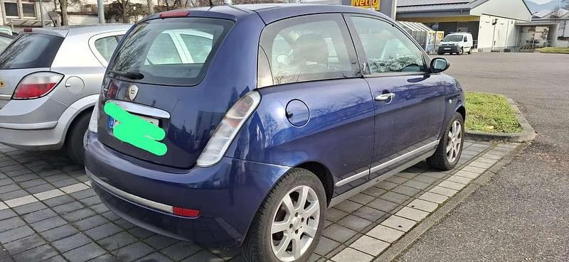 Gebraucht Lancia Ypsilon 77 PS (56 kW) 2008 Blau Kleinwagen