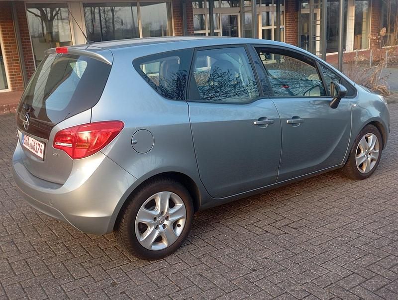 Gebraucht Opel Meriva 101 PS (74 kW) 2010 Van / Kleinbus