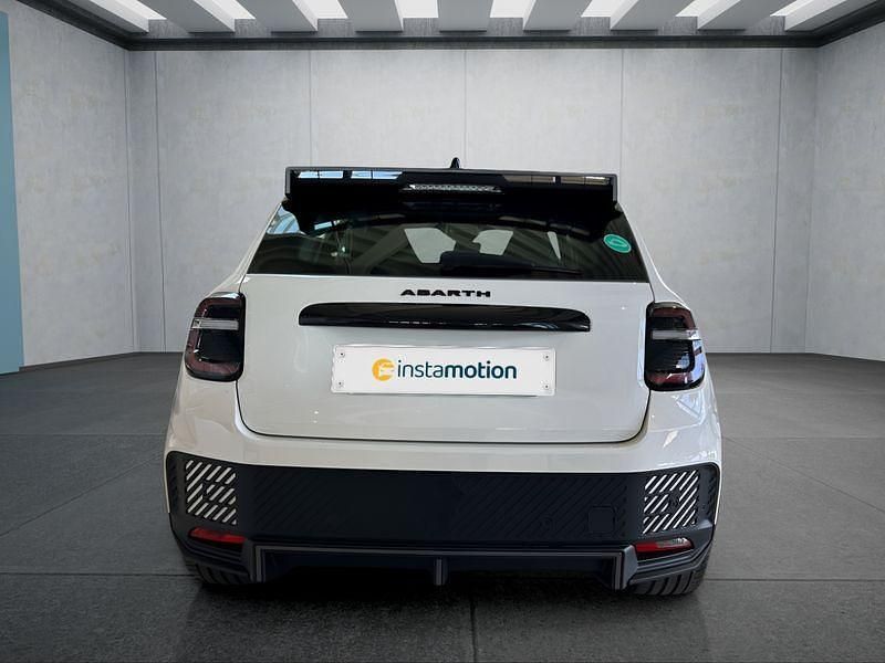 Neu Abarth 600e Turismo 174 kW (237 PS) 2025 Weiß SUV