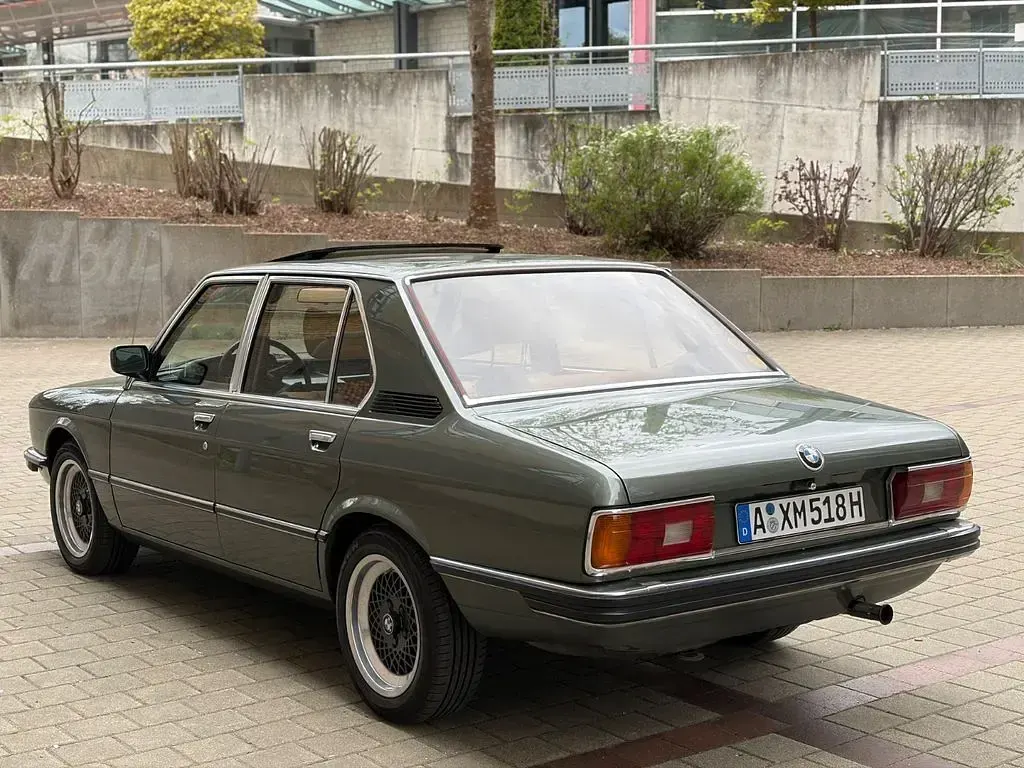 Używany BMW 518 90 KM (66 kW) 1980 Zielony Sedan/Limuzyna