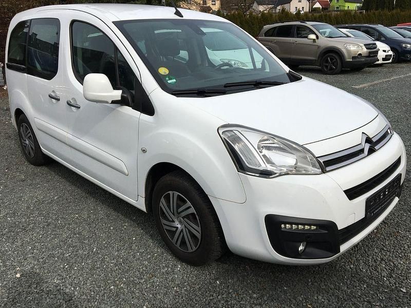 Gebraucht Citroën Berlingo SELECTION 99 PS (72 kW) 2015 Weiß Van / Kleinbus