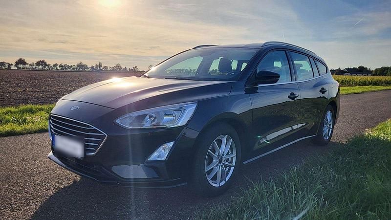 Schwarz Gebraucht 2019 Ford Focus Cool & Connect Kombi | 13.200 € (Fairer Preis) - Bild 1/4