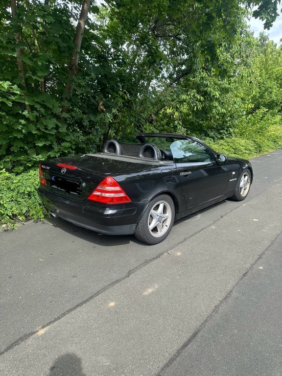 Schwarz Gebraucht 2000 Mercedes SLK230 Cabrio | 1.500 € (Superpreis) - Bild 1/4