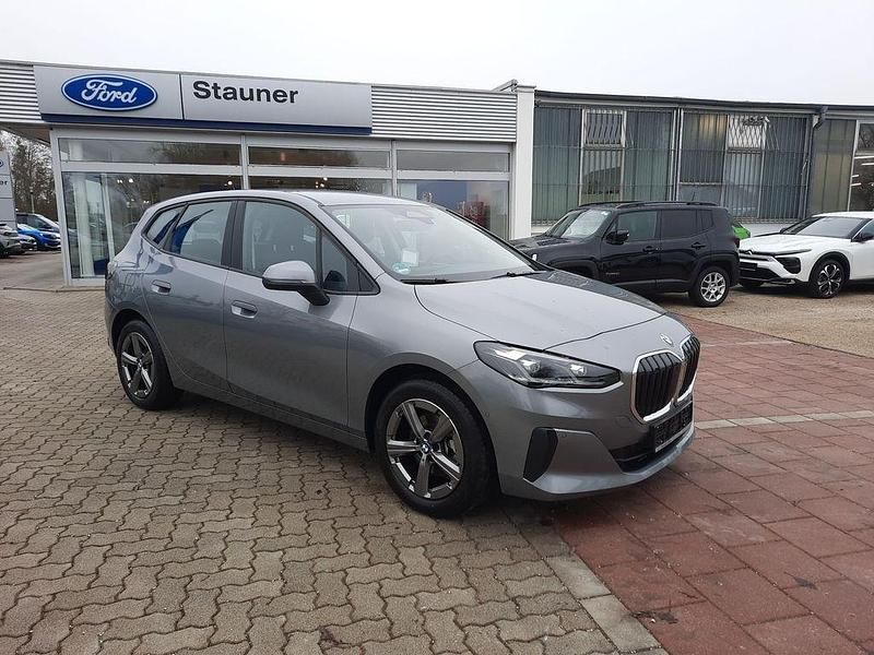 Gebraucht BMW 218 Active Tourer 136 PS (100 kW) 2024 Skyscraper grau metallic Van / Kleinbus
