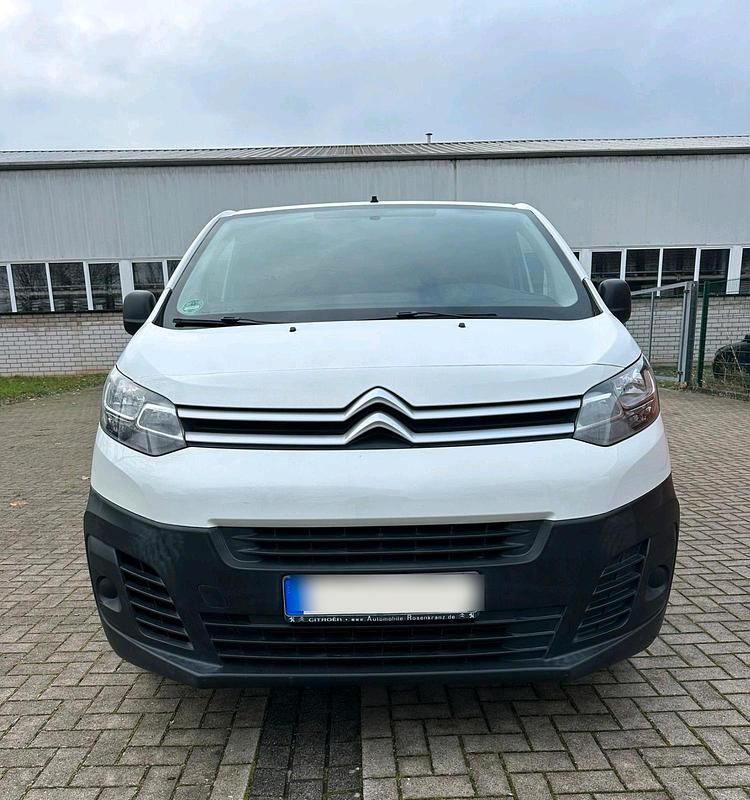 Weiß Gebraucht 2017 Citroën Jumpy Van / Kleinbus | 6.500 € (Superpreis) - Bild 1/4