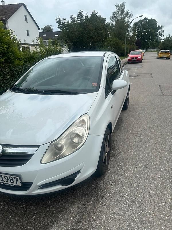 Weiß Gebraucht 2010 Opel Corsa Selection Kleinwagen | 1.200 € (Superpreis) - Bild 1/4