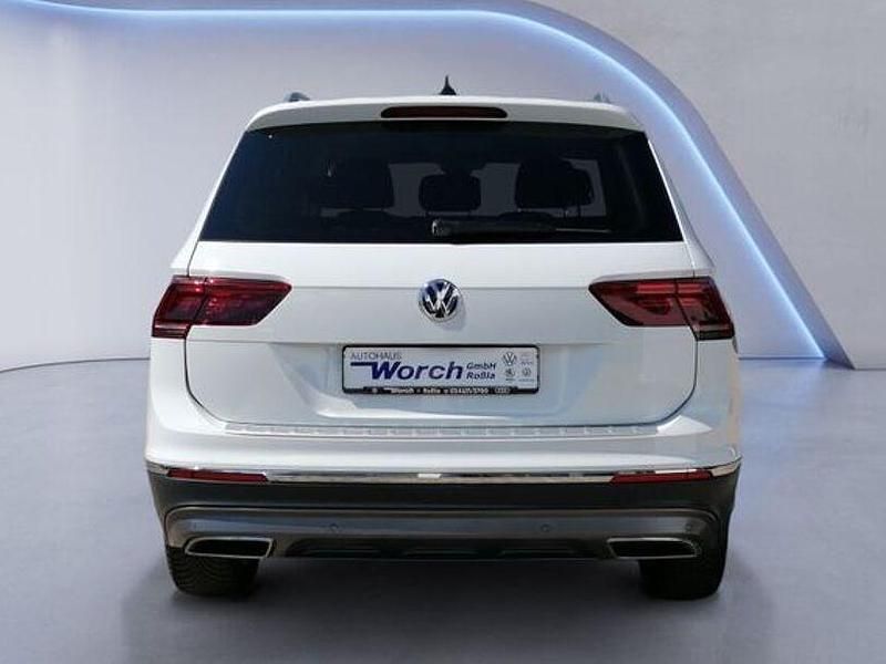 Gebraucht VW Tiguan Allspace Highline 150 PS (110 kW) 2020 Pure white SUV