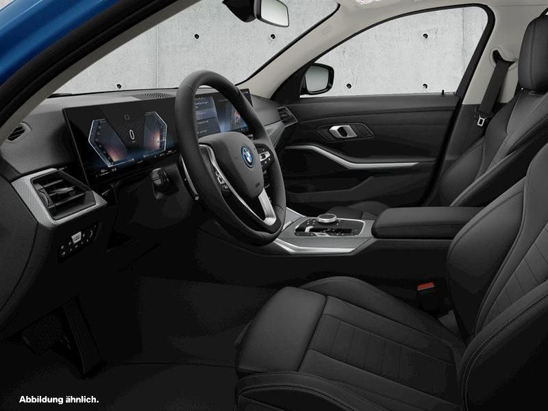 Gebraucht BMW 330e Efficient Dynamics 292 PS (214 kW) 2023 Phytonicblau Kombi