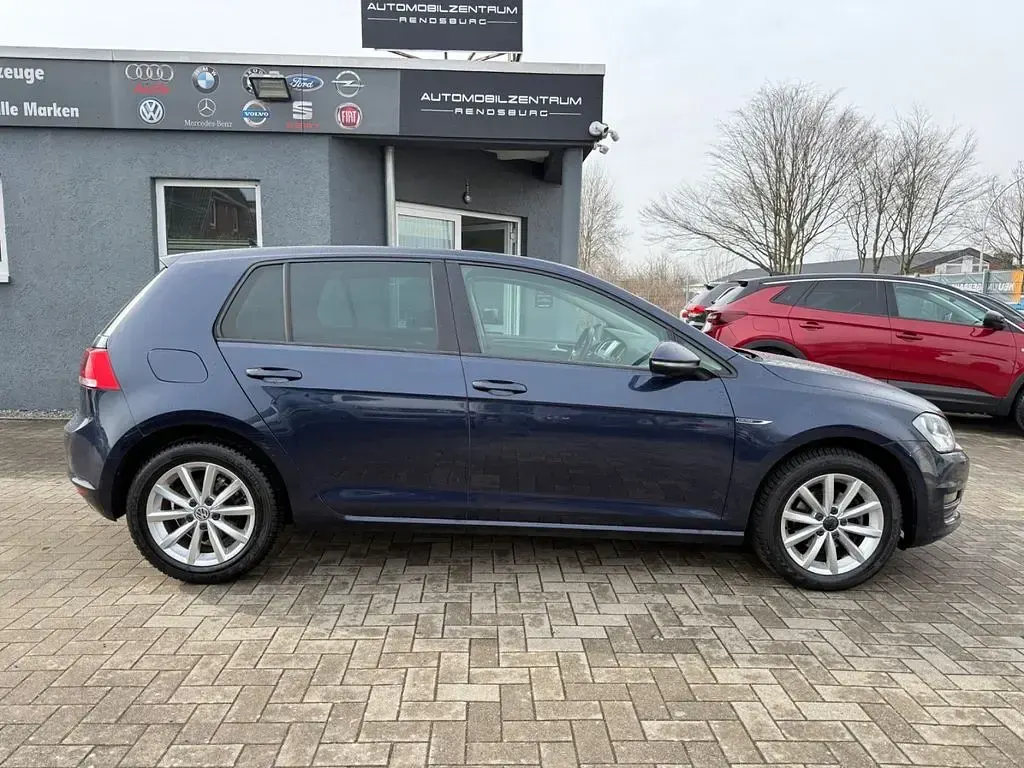 Gebraucht VW Golf VII LOUNGE 86 PS (63 kW) 2015 Blau Limousine
