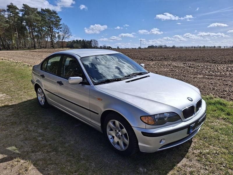 Gebraucht BMW 318 143 PS (105 kW) 2002 Silber Limousine