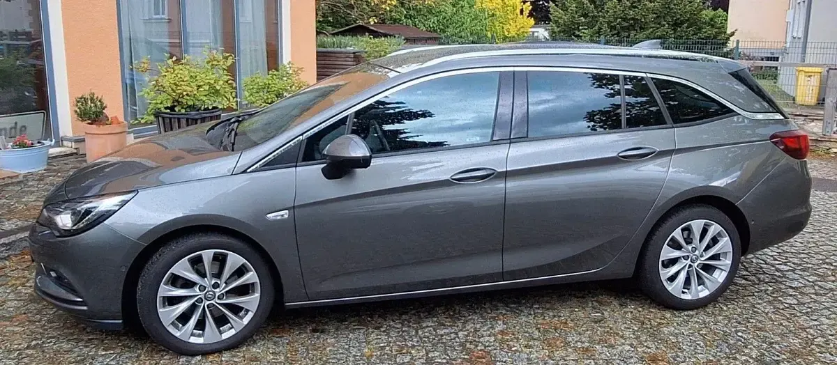 Gebraucht Opel Astra Innovation 160 PS (117 kW) 2018 Grau Kombi