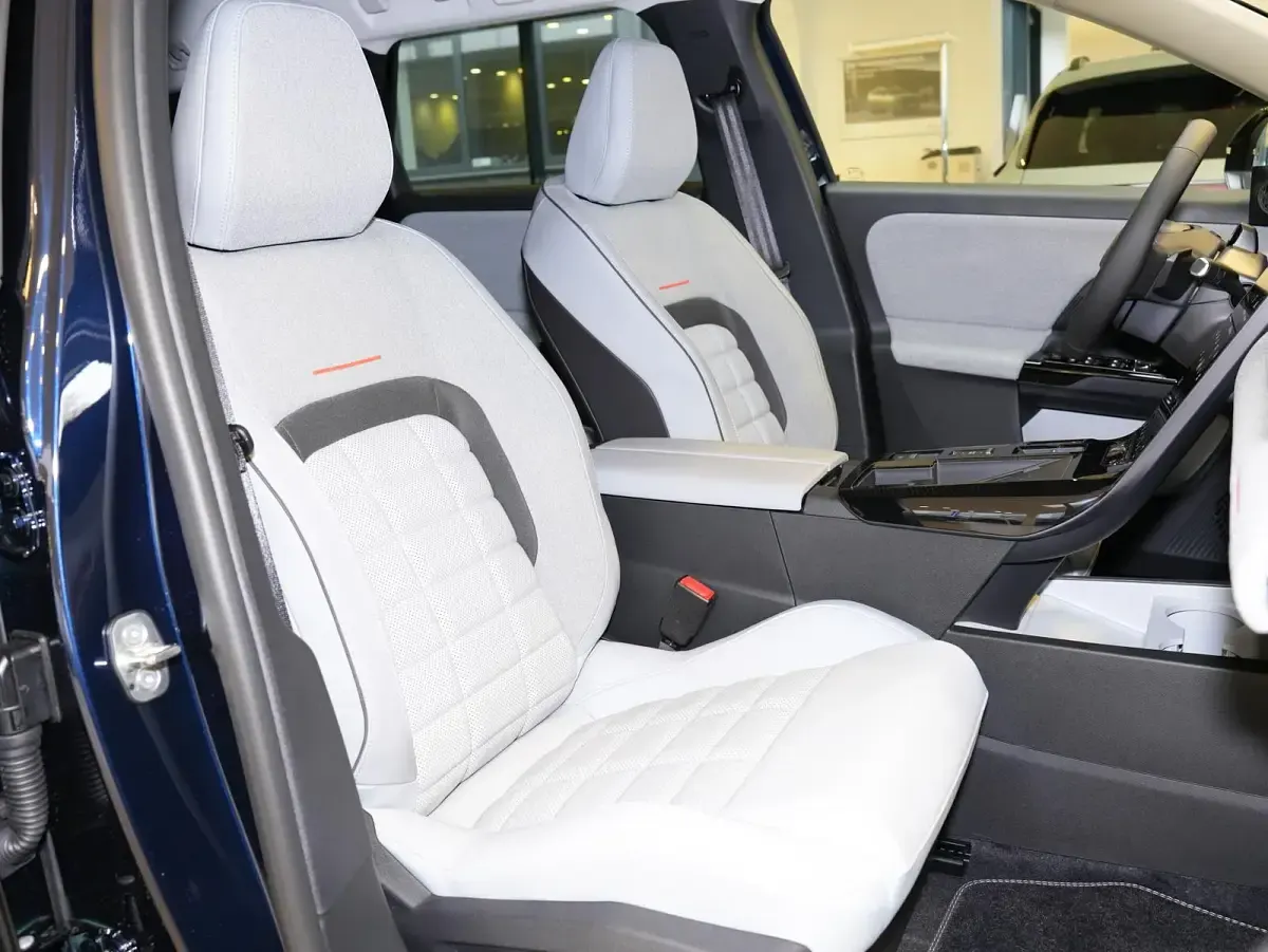 Neu Citroën C5 Aircross 156 kW (213 PS) 2025 Eclipse blue SUV