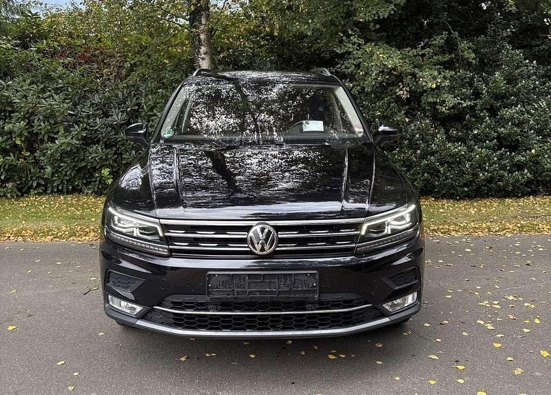 Schwarz Gebraucht 2017 VW Tiguan Highline SUV | 18.222 € (Fairer Preis) - Bild 1/4