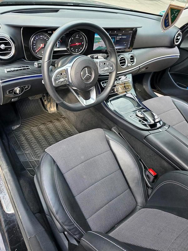 Gebraucht Mercedes E220 196 PS (144 kW) 2017 Schwarz Kombi