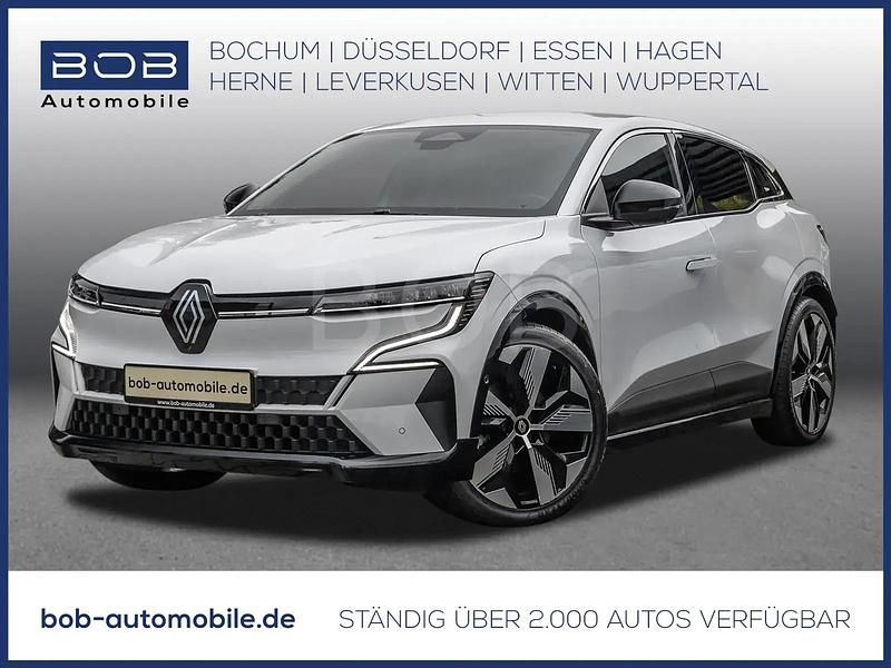 Weiß Gebraucht 2022 Renault Mégane Techno Limousine | 23.710 € (Etwas zu teuer) - Bild 1/3
