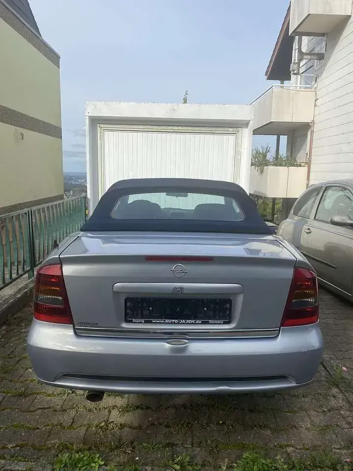 Gebraucht Opel Astra 125 PS (91 kW) 2003 Silber Cabrio
