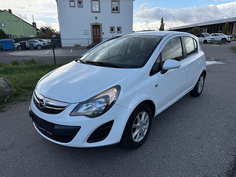 Weiß Gebraucht 2013 Opel Corsa Active Kleinwagen | 3.850 € (Fairer Preis) - Bild 1/4
