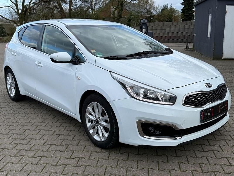 Second-hand Kia Ceed 99 CP (72 kW) 2017 Alb Hatchback